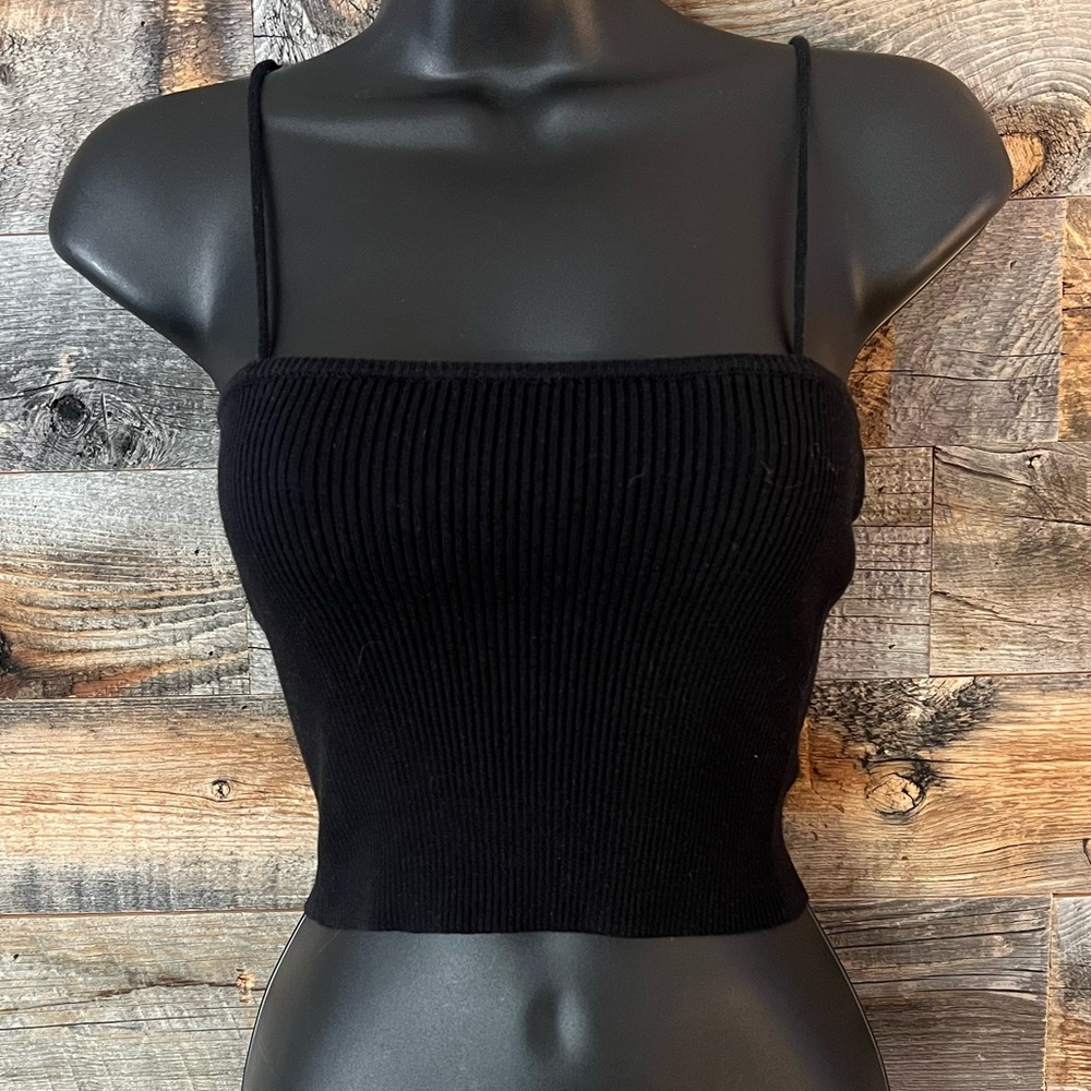 ⭐️ Brandy Melville Tube Top/Crop Top, Black in Like New Condition ⭐️